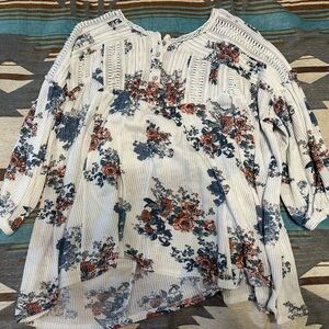 Gimmick’s Floral Top